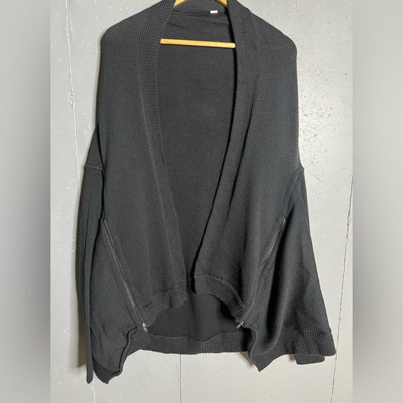 Lululemon Wrap It Up Sweater in Navy Blue. - Picture 4 of 9